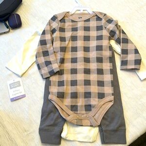 NWT Hudson Baby 3 Piece Long Sleeve Layette Set
